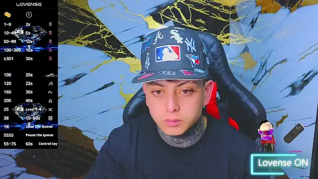 Kevin22 222 online show from November 2025 04:01:02 AM