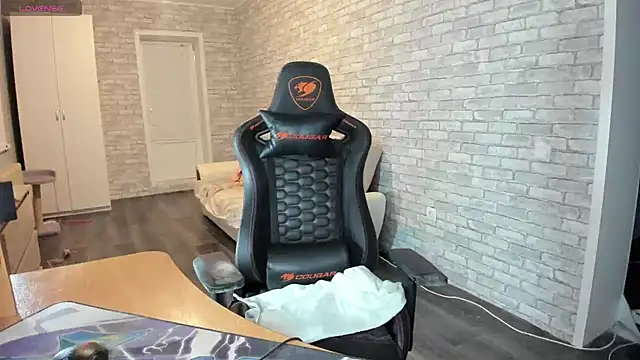 iliaskrislove online show from March 2025 12:07:01 AM