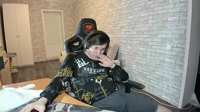 iliaskrislove online show from March 2025 02:43:02 AM