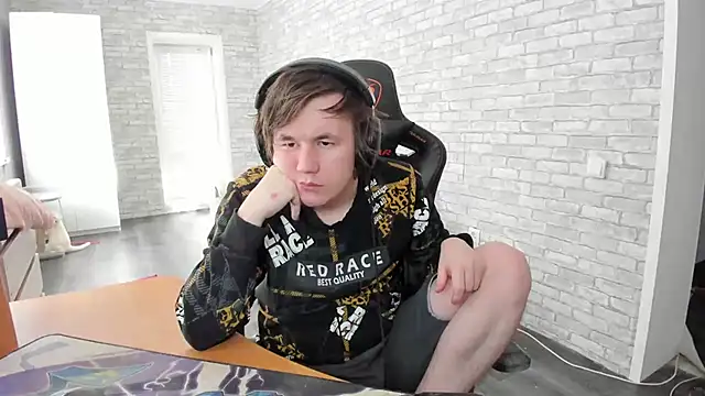 iliaskrislove online show from March 2025 05:49:02 AM