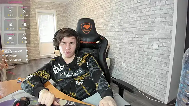 iliaskrislove online show from March 2025 01:18:02 PM