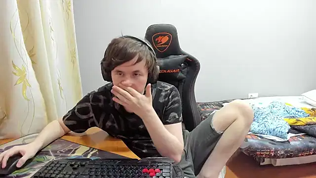 iliaskrislove online show from September 2025 04:11:01 PM