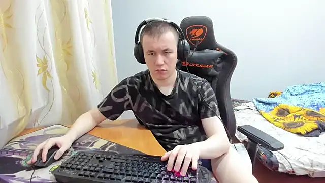 iliaskrislove online show from October 2025 03:43:01 PM