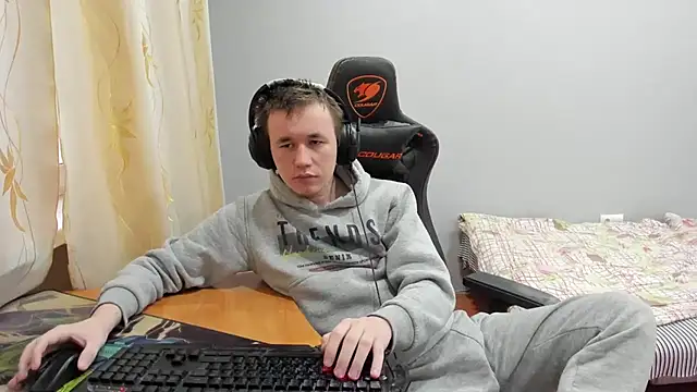 iliaskrislove online show from December 2025 05:02:02 AM