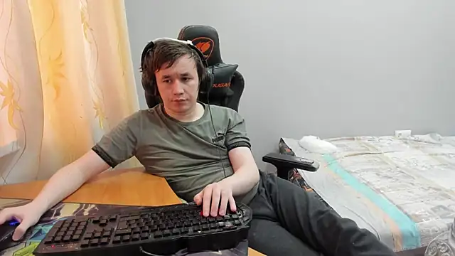 iliaskrislove online show from March 2026 02:04:02 AM