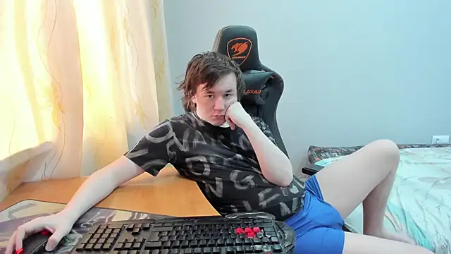 iliaskrislove online show from April 2026 04:02:02 AM