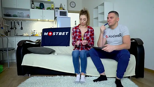 Snapshot of littlesweettifany chatting on December 2024 09:20:02 AM littlesweettifany online show from December 2024 09:20:02 AM