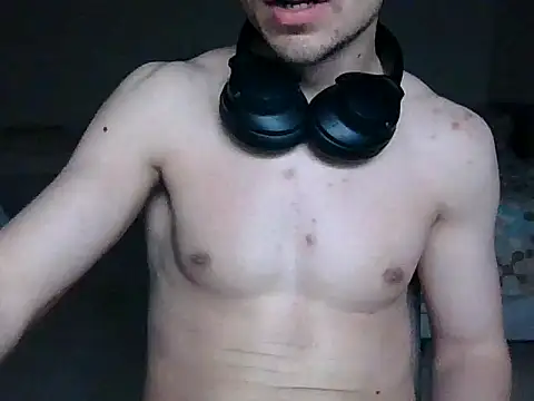 Snapshot of Fuckbyboy chatting on February 2025 09:15:02 PM Fuckbyboy online show from February 2025 09:15:02 PM