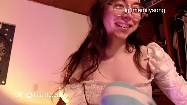 Snapshot of emily_pearl_ chatting on February 2026 10:25:02 AM emily pearl online show from February 2026 10:25:02 AM