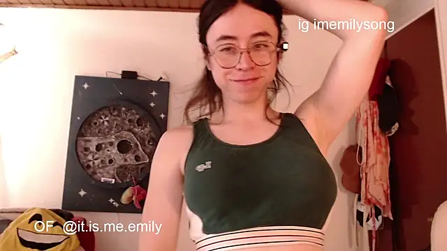 Snapshot of emily_pearl_ chatting on March 2026 04:13:01 PM emily pearl online show from March 2026 04:13:01 PM