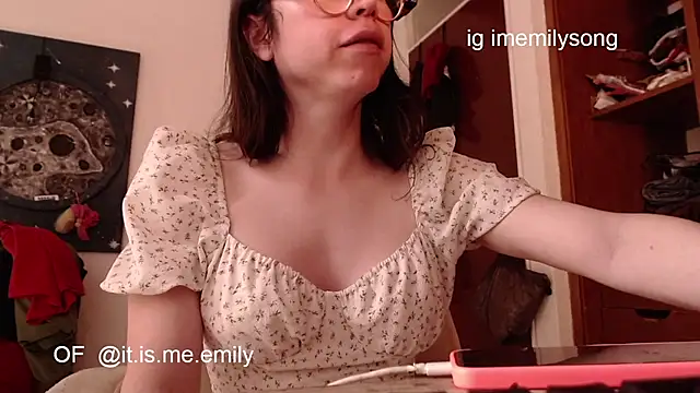 Snapshot of emily_pearl_ chatting on March 2026 09:10:01 PM emily pearl online show from March 2026 09:10:01 PM