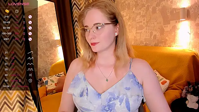 Snapshot of Aemilia_ chatting on June 2026 08:39:01 AM Aemilia online show from June 2026 08:39:01 AM
