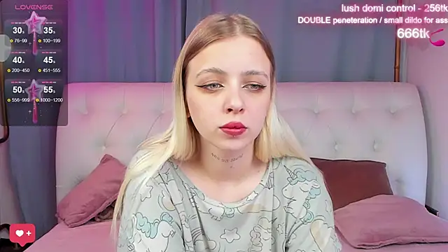 Alice Halle online show from October 2025 01:14:02 AM