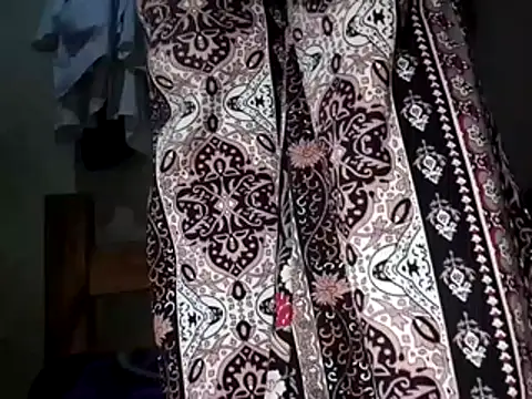 zaynlovena online show from December 2024 03:26:01 PM