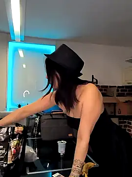 Linalicious online show from February 2025 07:45:02 AM