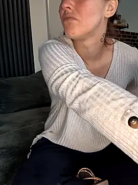 Linalicious online show from April 2026 07:44:01 AM