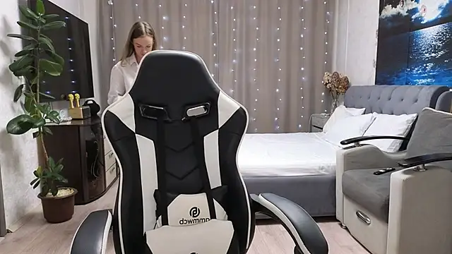 Snapshot of Strip-Lady chatting on February 2026 01:33:02 PM Strip-Lady online show from February 2026 01:33:02 PM