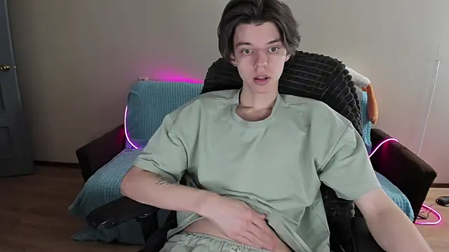 Snapshot of Liam_sexy1 chatting on February 2025 02:05:01 PM Liam sexy1 online show from February 2025 02:05:01 PM