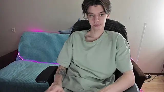 Snapshot of Liam_sexy1 chatting on February 2025 01:09:02 PM Liam sexy1 online show from February 2025 01:09:02 PM