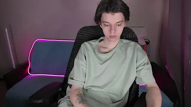 Snapshot of Liam_sexy1 chatting on February 2025 07:33:02 PM Liam sexy1 online show from February 2025 07:33:02 PM