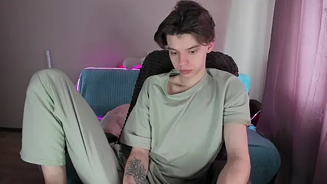 Snapshot of Liam_sexy1 chatting on March 2025 08:20:02 AM Liam sexy1 online show from March 2025 08:20:02 AM