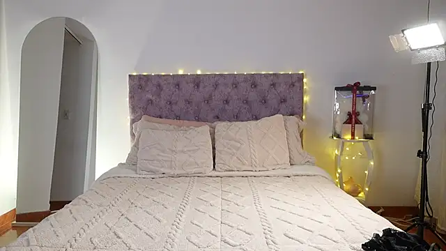 samantha evans2 online show from February 2026 01:02:02 AM