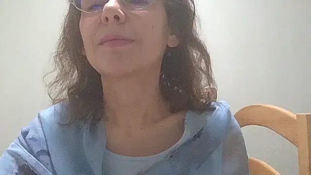 Snapshot of HollyJewel chatting on December 2024 04:36:02 PM HollyJewel online show from December 2024 04:36:02 PM