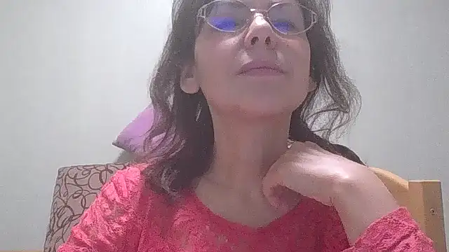 Snapshot of HollyJewel chatting on January 2025 05:41:01 PM HollyJewel online show from January 2025 05:41:01 PM