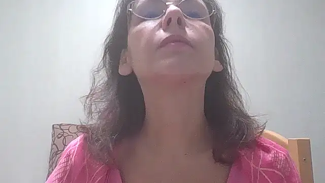 Snapshot of HollyJewel chatting on January 2025 04:44:01 PM HollyJewel online show from January 2025 04:44:01 PM