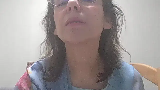 Snapshot of HollyJewel chatting on January 2025 04:48:01 PM HollyJewel online show from January 2025 04:48:01 PM