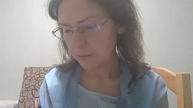 Snapshot of HollyJewel chatting on January 2025 07:51:02 PM HollyJewel online show from January 2025 07:51:02 PM