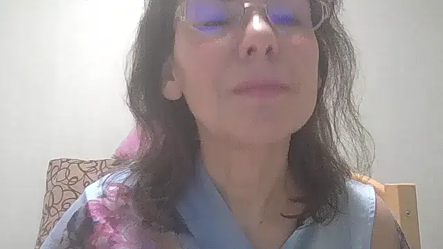 Snapshot of HollyJewel chatting on January 2025 06:09:02 PM HollyJewel online show from January 2025 06:09:02 PM