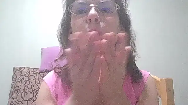 Snapshot of HollyJewel chatting on February 2025 05:35:01 PM HollyJewel online show from February 2025 05:35:01 PM