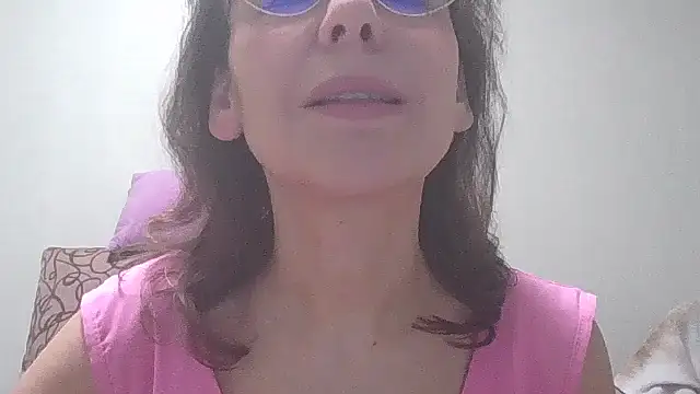 Snapshot of HollyJewel chatting on February 2025 05:45:01 PM HollyJewel online show from February 2025 05:45:01 PM