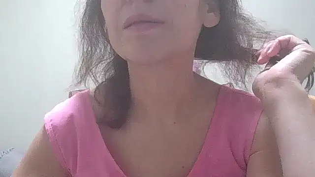 Snapshot of HollyJewel chatting on February 2025 04:25:01 PM HollyJewel online show from February 2025 04:25:01 PM