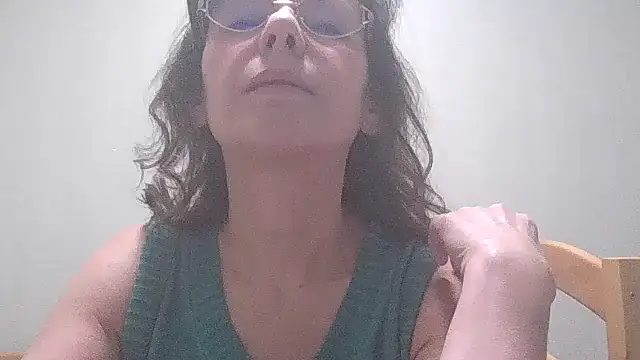 Snapshot of HollyJewel chatting on February 2025 08:53:02 PM HollyJewel online show from February 2025 08:53:02 PM