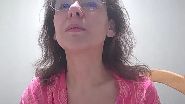 Snapshot of HollyJewel chatting on March 2025 04:40:02 PM HollyJewel online show from March 2025 04:40:02 PM