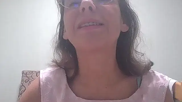 Snapshot of HollyJewel chatting on October 2025 05:53:02 PM HollyJewel online show from October 2025 05:53:02 PM