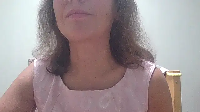 Snapshot of HollyJewel chatting on October 2025 06:28:01 PM HollyJewel online show from October 2025 06:28:01 PM