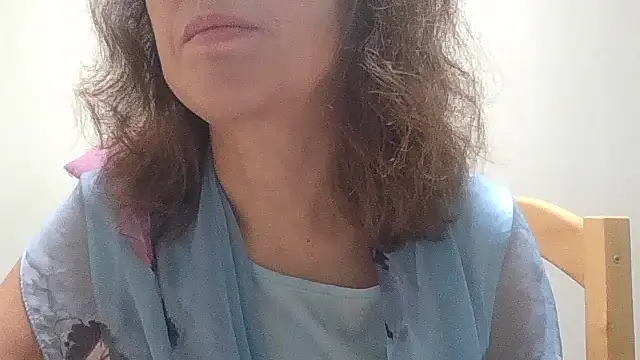 Snapshot of HollyJewel chatting on October 2025 02:58:02 PM HollyJewel online show from October 2025 02:58:02 PM