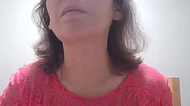 Snapshot of HollyJewel chatting on October 2025 04:19:02 PM HollyJewel online show from October 2025 04:19:02 PM