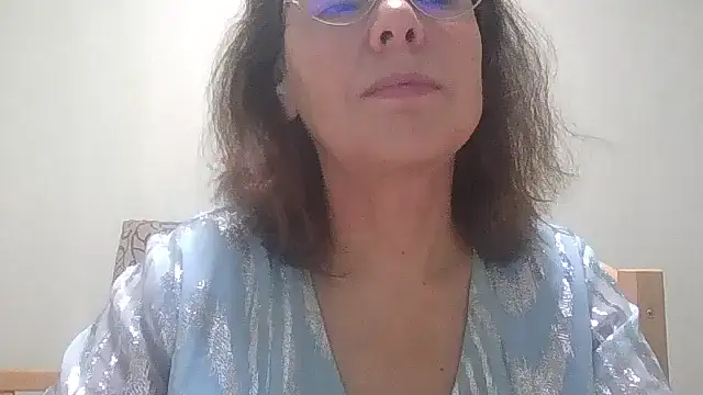 Snapshot of HollyJewel chatting on November 2025 04:39:01 PM HollyJewel online show from November 2025 04:39:01 PM