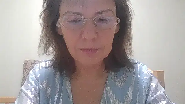 Snapshot of HollyJewel chatting on November 2025 04:13:02 PM HollyJewel online show from November 2025 04:13:02 PM