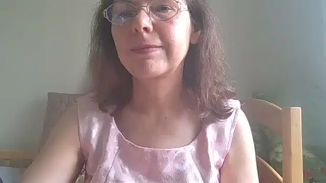 HollyJewel online show from May 2026 09:15:01 AM