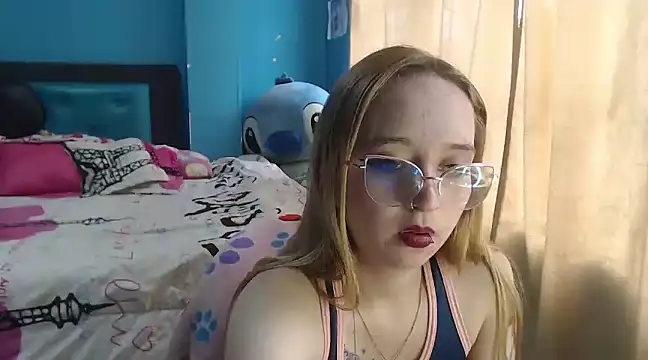 Liaroberts1 online show from February 2025 06:16:01 PM