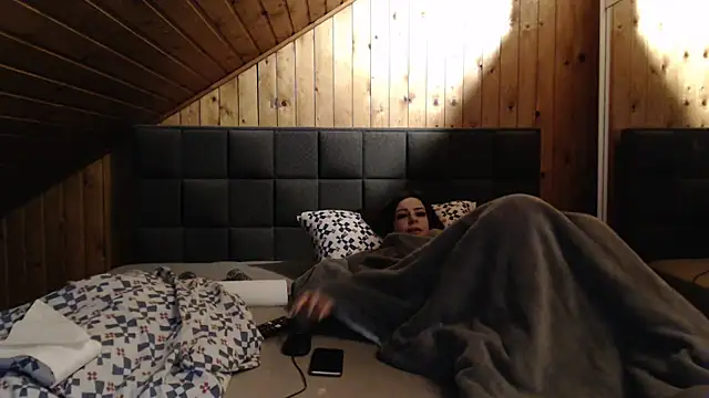 Snapshot of BoeseMoni1998 chatting on February 2025 06:58:01 PM BoeseMoni1998 online show from February 2025 06:58:01 PM