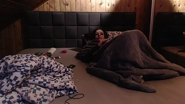 Snapshot of BoeseMoni1998 chatting on February 2025 07:19:02 PM BoeseMoni1998 online show from February 2025 07:19:02 PM