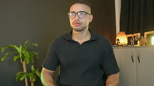 Snapshot of LincomAmith chatting on January 2026 03:54:01 AM LincomAmith online show from January 2026 03:54:01 AM