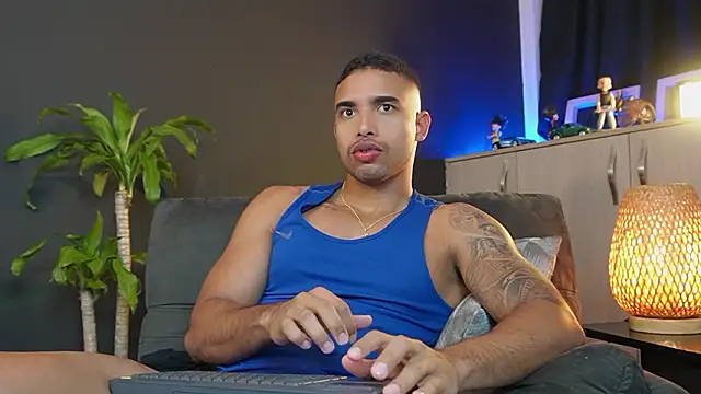 Snapshot of LincomAmith chatting on February 2026 03:43:01 AM LincomAmith online show from February 2026 03:43:01 AM