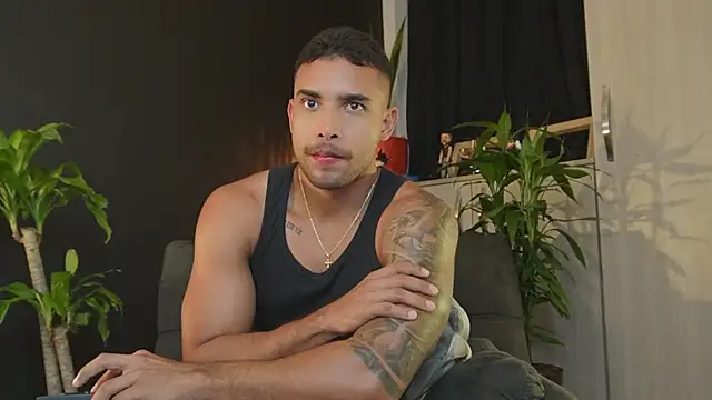 Snapshot of LincomAmith chatting on February 2026 01:15:01 AM LincomAmith online show from February 2026 01:15:01 AM